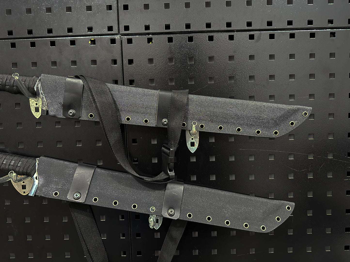 Monster 8 Security Section Vice-Captain Soshiro Weapons Twin Swords