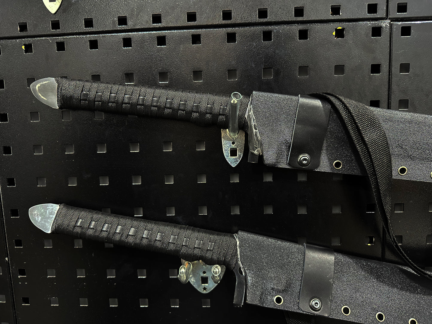 Monster 8 Security Section Vice-Captain Soshiro Weapons Twin Swords