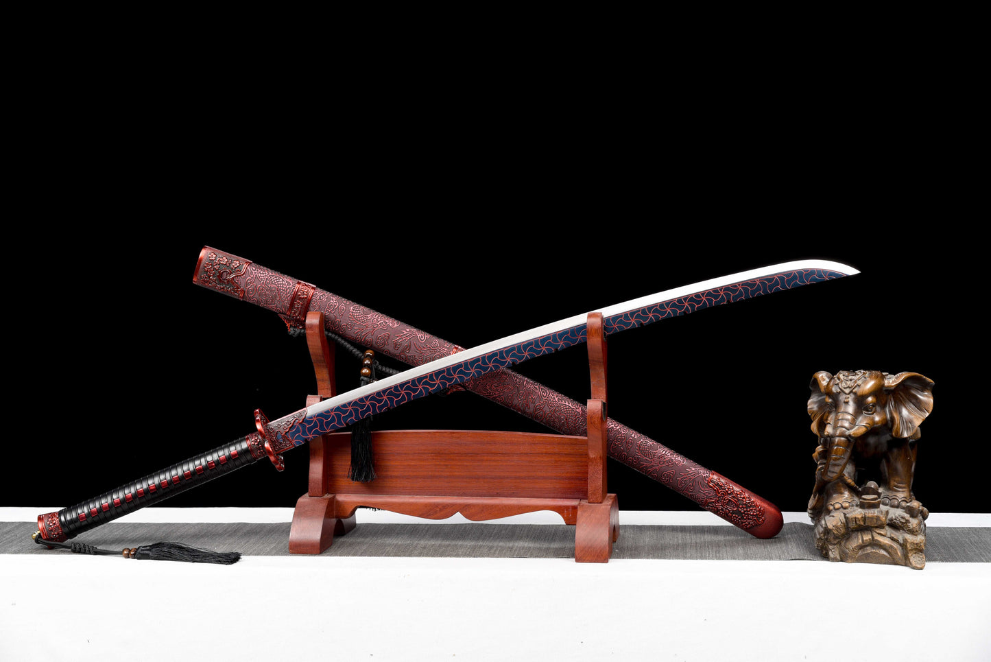 The Embroidered Spring Sword Red Kill