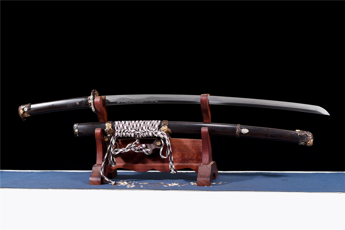 Gilt Lion Tri-color Upper Research Sword