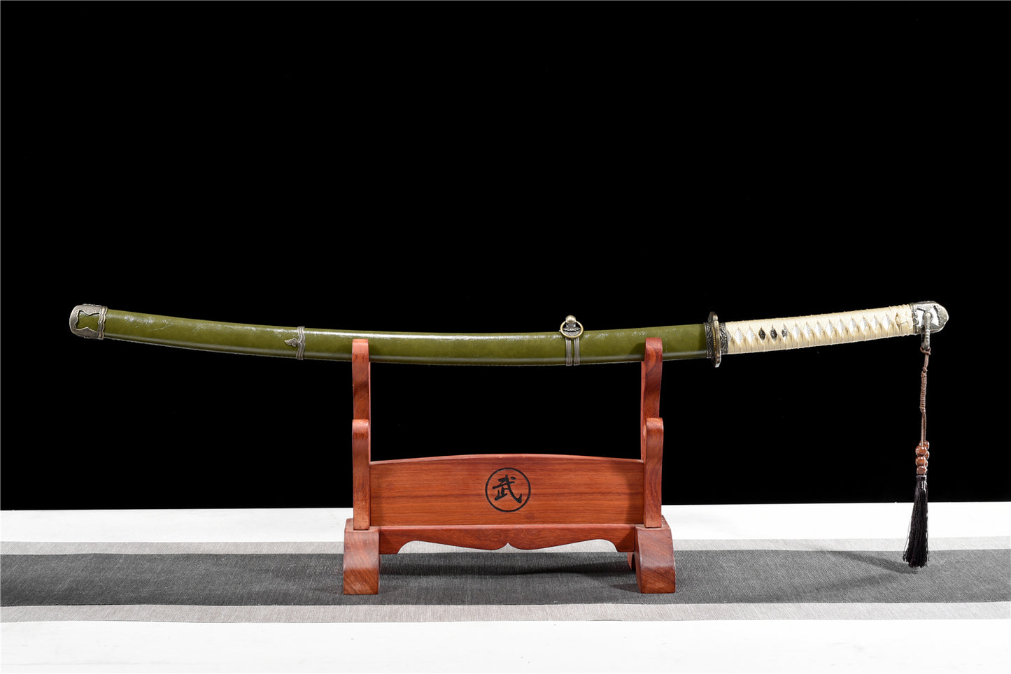 Type 98 World War II Command Knife, T10 burnished blade model.