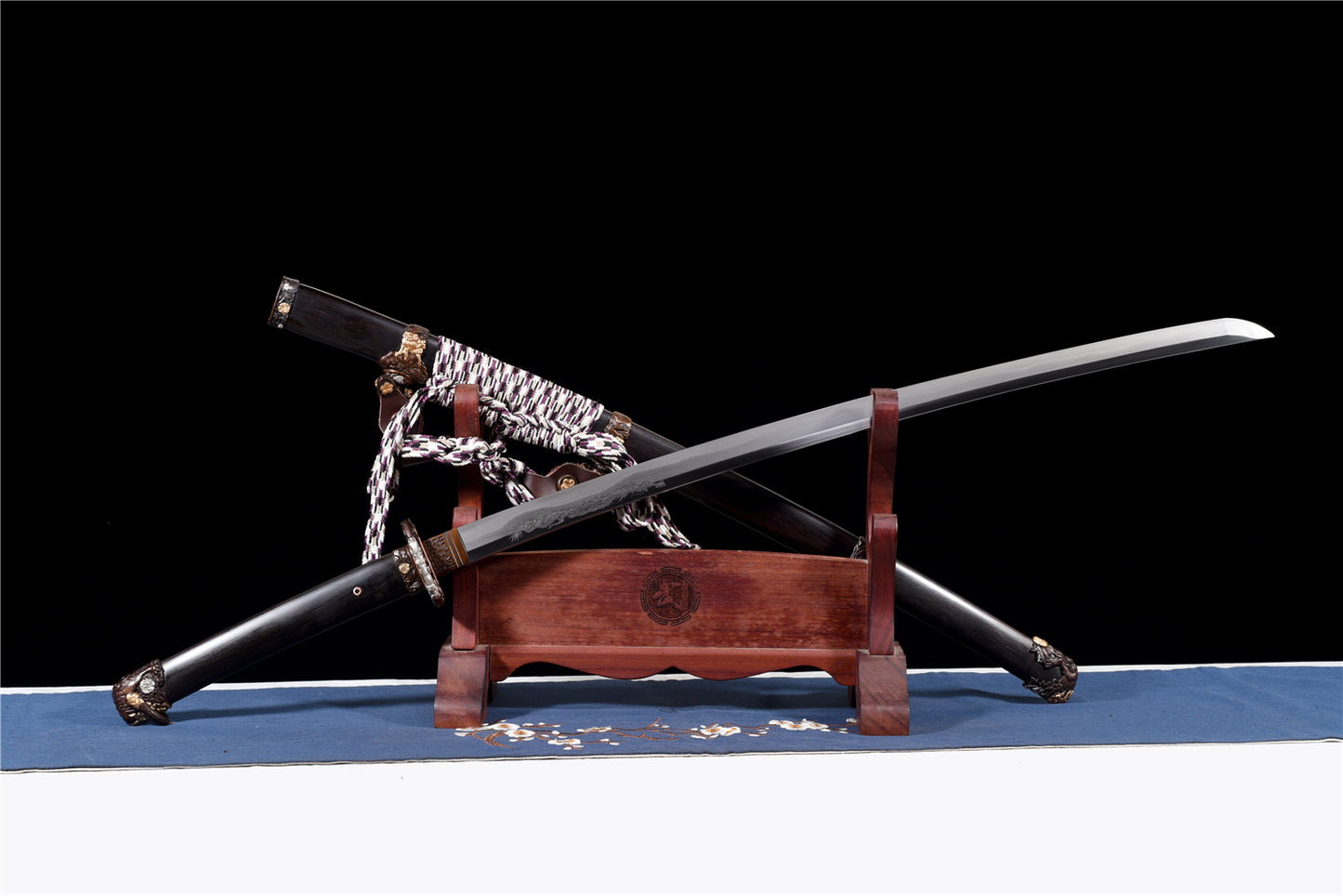 Gilt Lion Tri-color Upper Research Sword