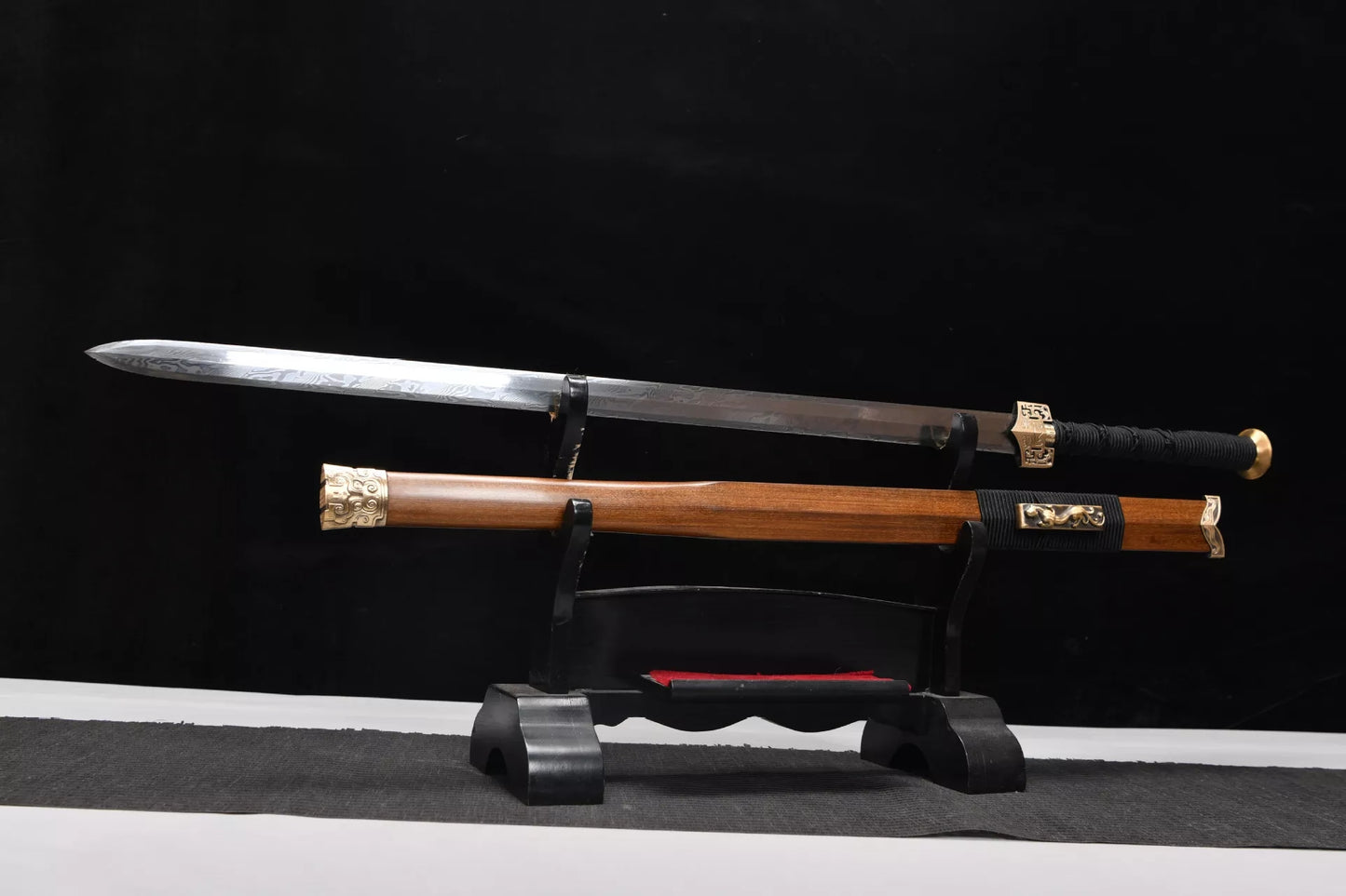 the Sword of the Dragon (Han)